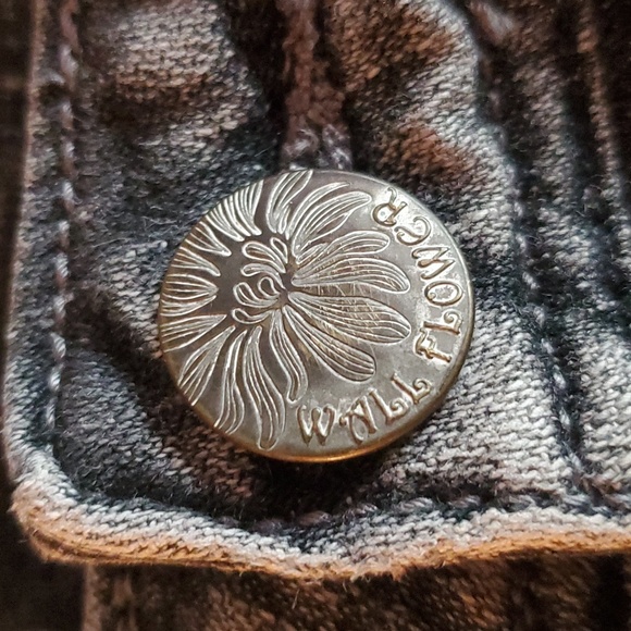 SUPERRRR CUTE distressed shorts😍 - Picture 4 of 7